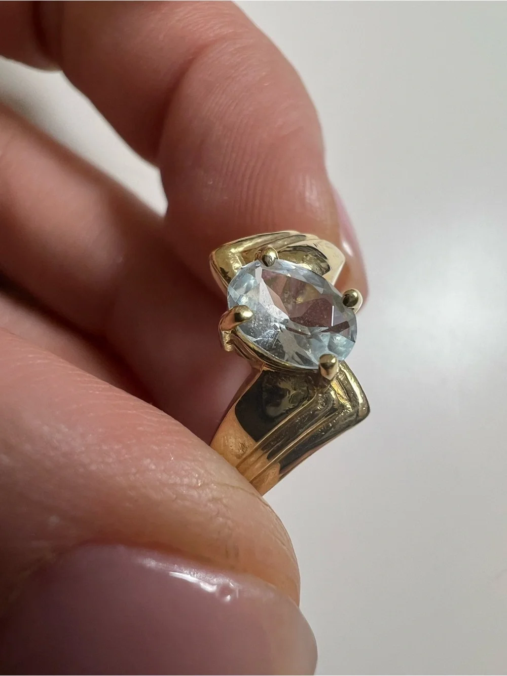 10K Yellow Gold Solitaire Ring with Aquamarine Color Gemstone